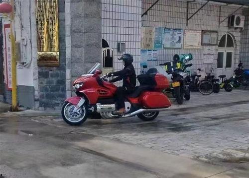 国产摩托车测试视频,速度与激情的较量