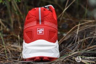 国产越野跑鞋视频,挑战极限，征服山野的利器